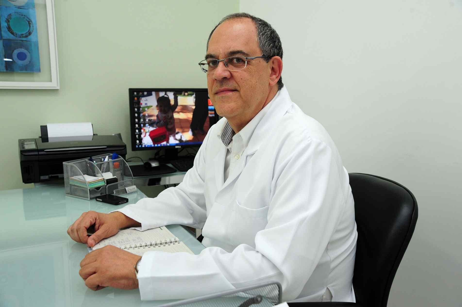 Fernando Ruiz, médico infectologista, enfatiza importância de se manter cuidados.