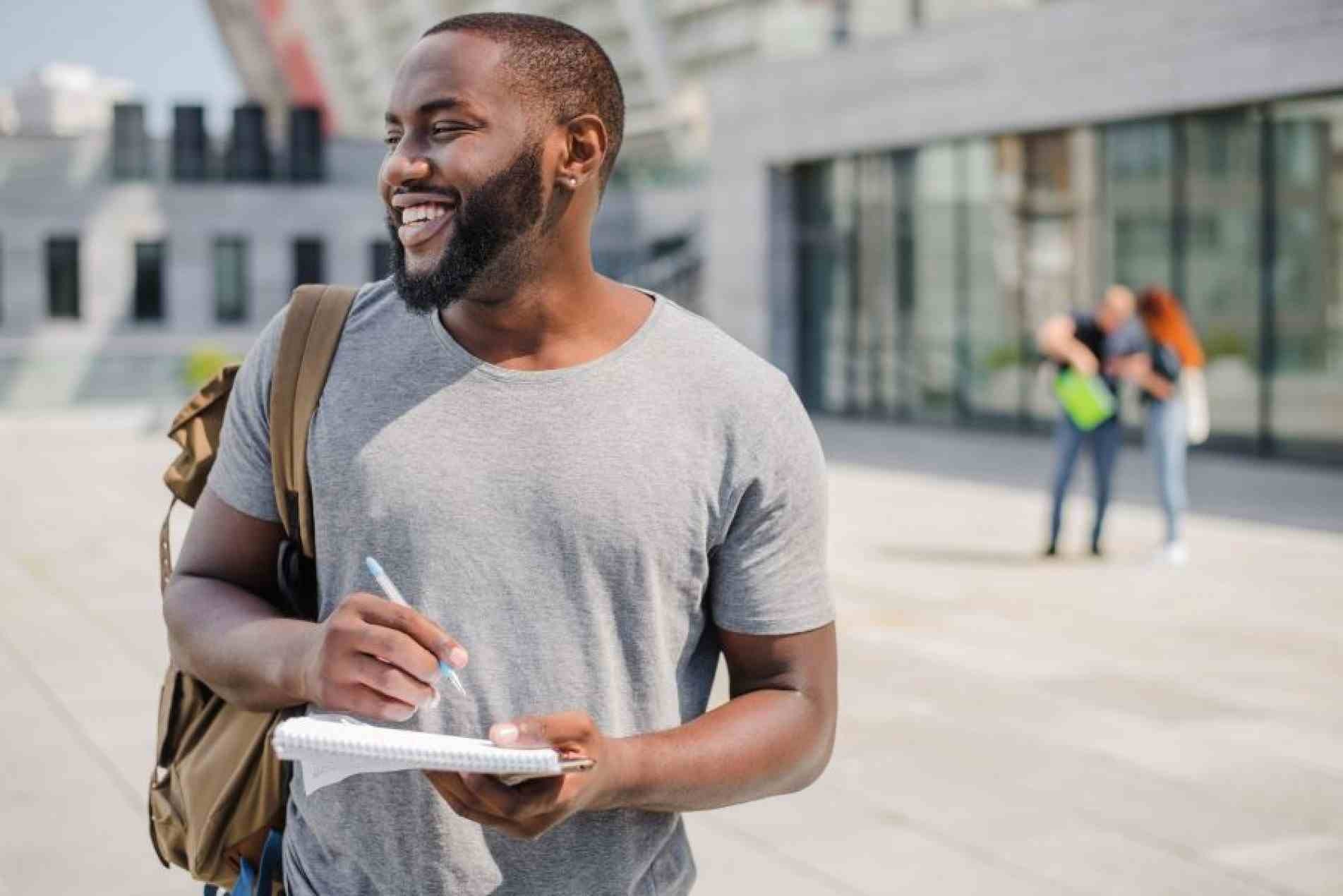 Intercâmbio: mais de 100 bolsas de estudo são oferecidas para universidades americanas