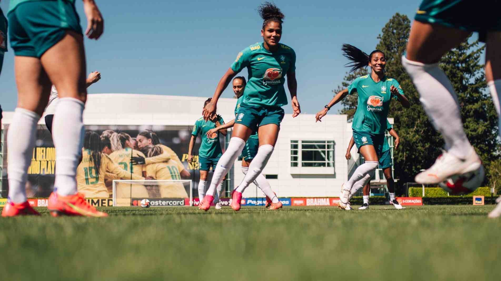 Seleção feminina está em Portland para treinos antes de viajar ao Japão