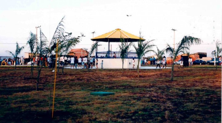 Praça Laudelino do Amaral, na Vila Nova Sorocaba, no ano 2000.