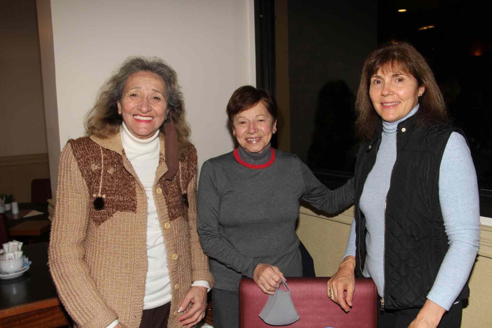 Neide Sagges, Rita de Cassia Coelho de Oliveira e Maysa Miceli Santini de Souza.