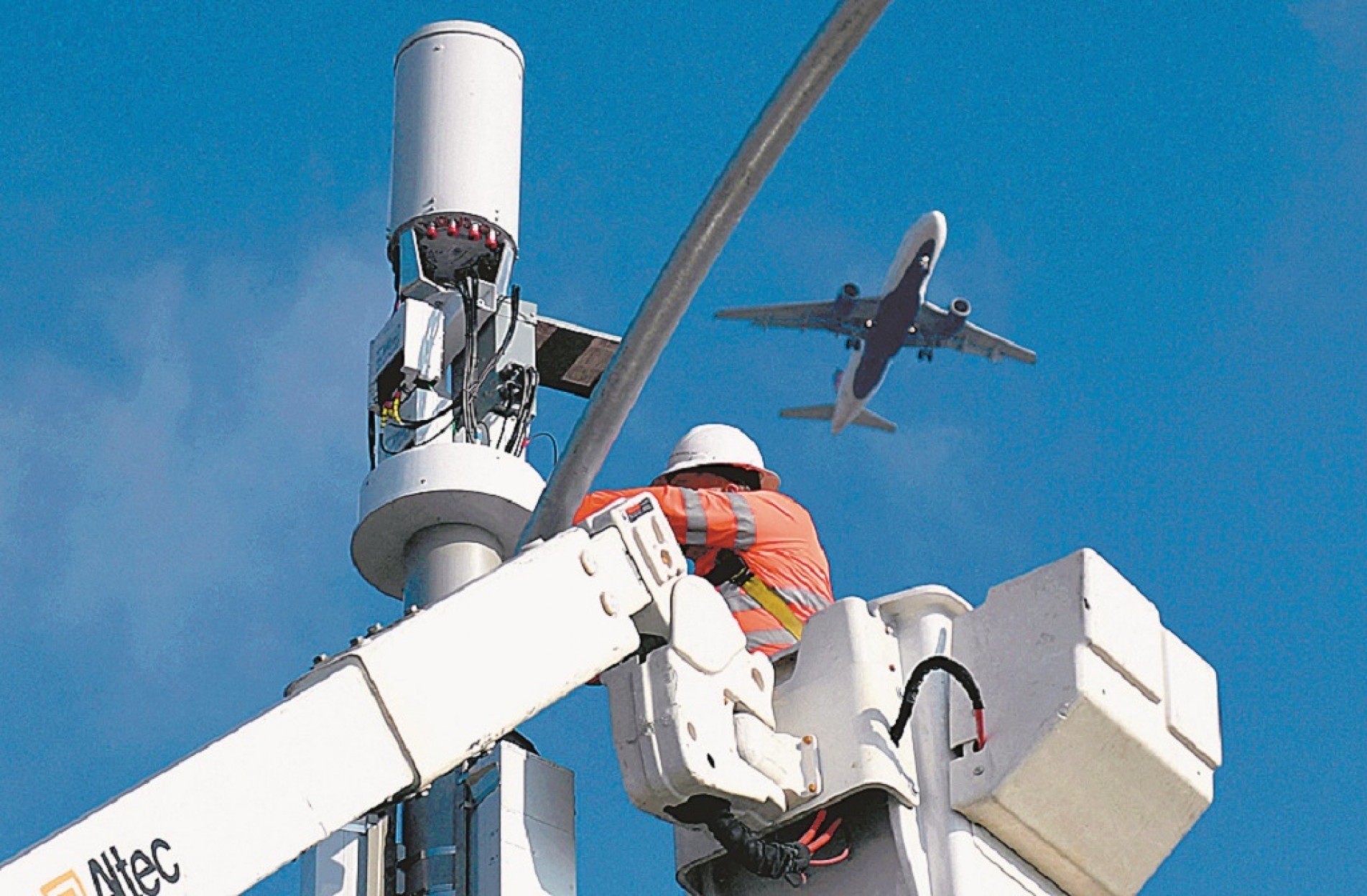 Problema afeta especialmente o avião Boeing 777