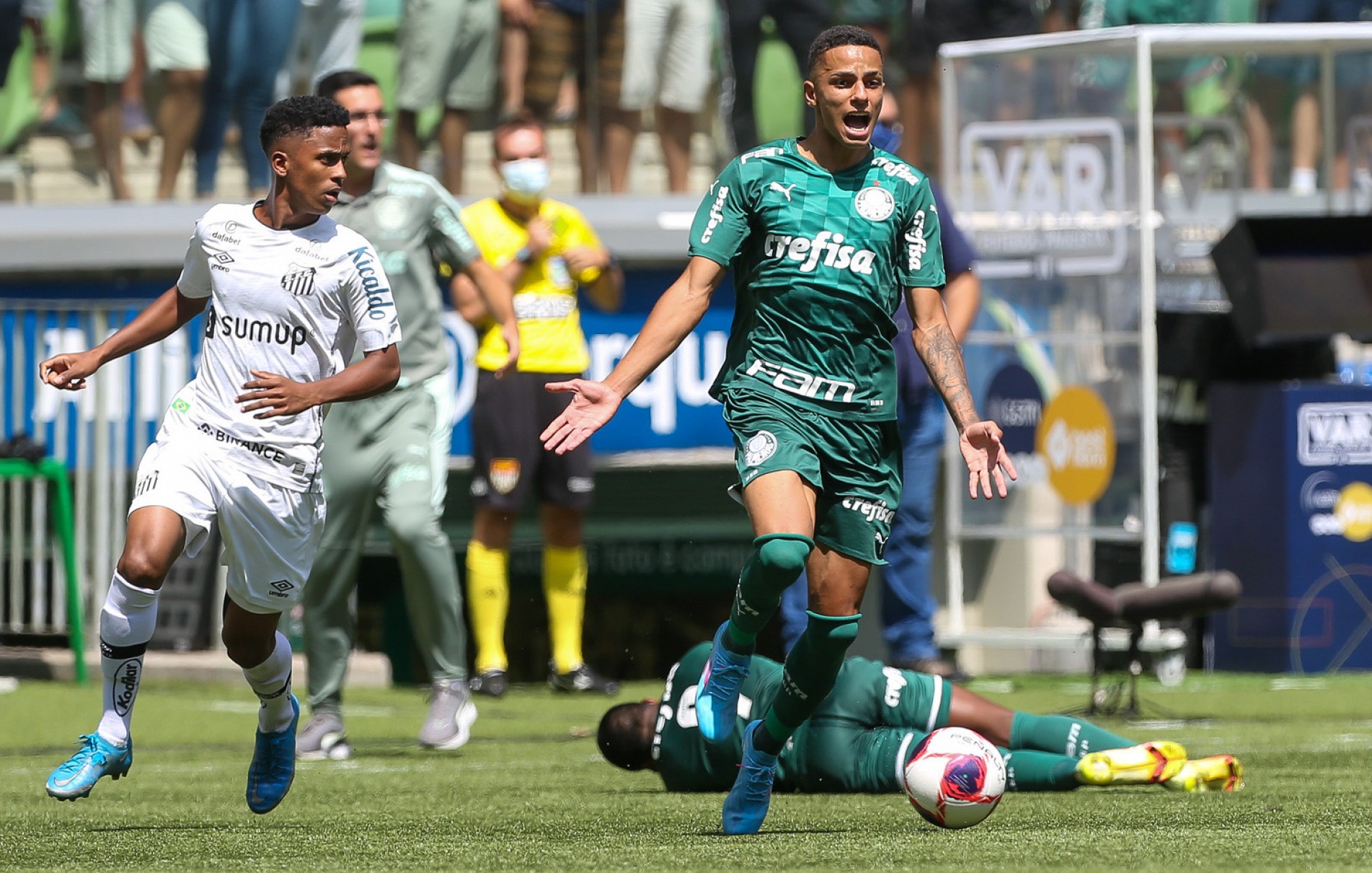 Partida entre Palmeiras e Santos, válida pela final da Copa São Paulo de Futebol Júnior.