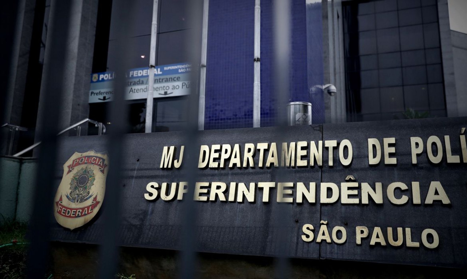 PF faz operação contra fraudes na concessão de benefícios do INSS