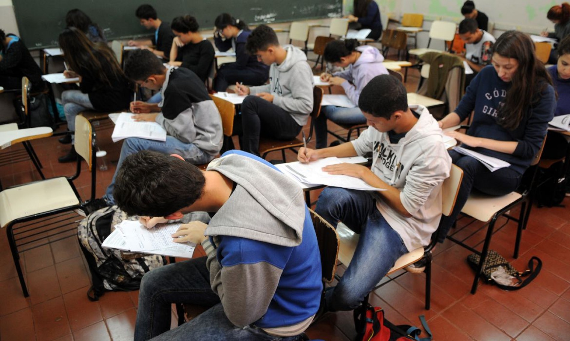  Estudantes brasilienses concluem simulado do Enem.Col..gio Setor Oeste, Asa Sul, Bras..lia, DF, Brasil 7/7/2016 Foto: Gabriel Jabur/Ag..ncia Bras..lia..
    