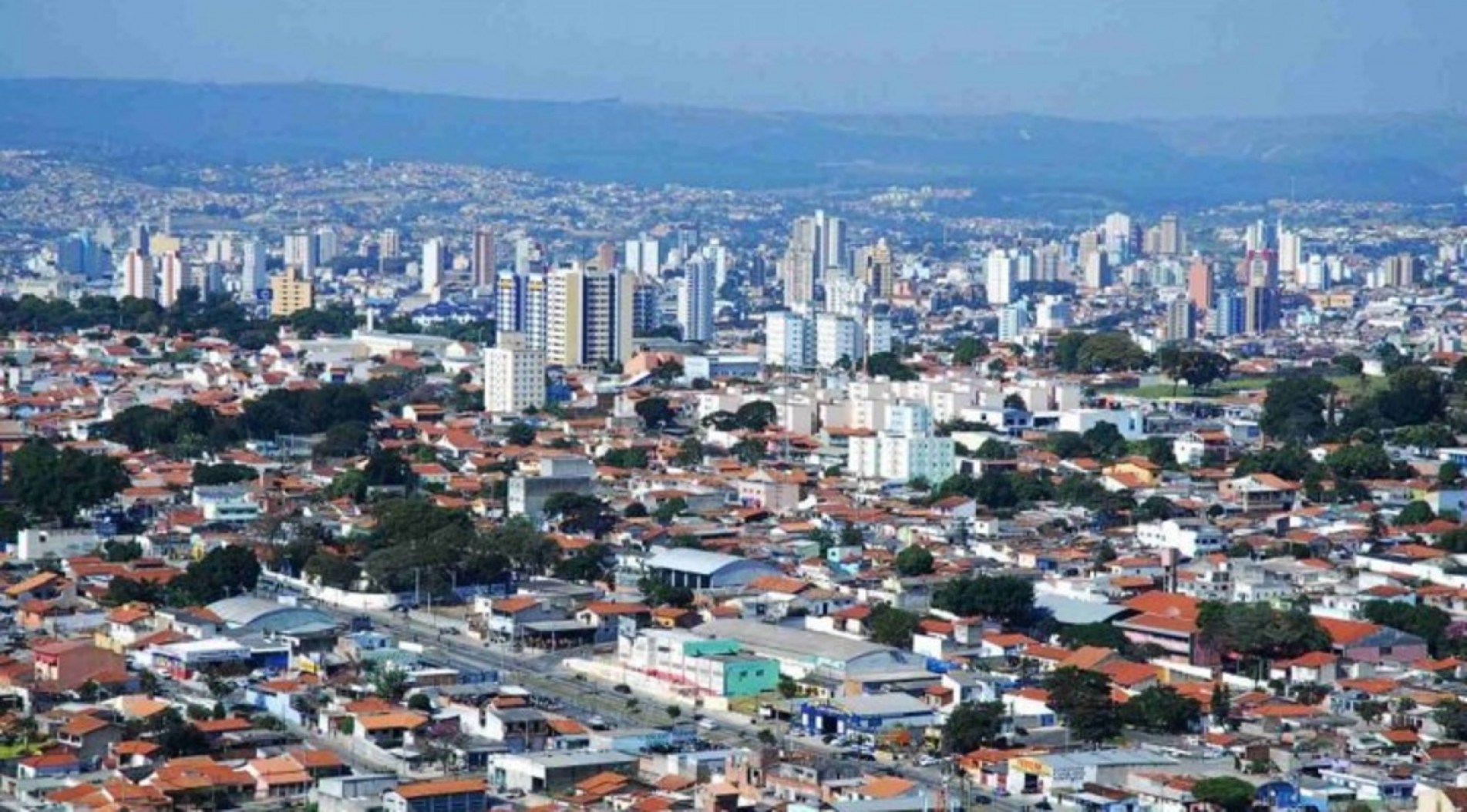 Também para garantir maior arrecadação, vetou a lei que mantém a desoneração de tributos sobre folha de remuneração de empregados