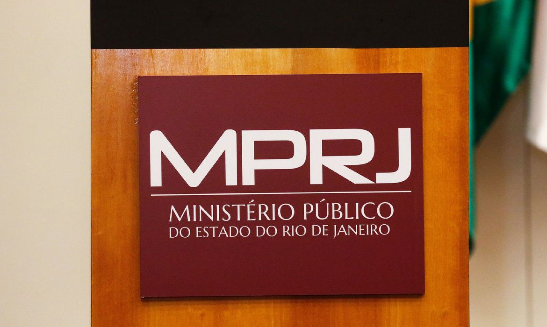  Promotores de Justi..a do Minist..rio P..blico do Estado do Rio de Janeiro (MPRJ) falam sobre investiga....es da opera....o policial no Jacarezinho que levaram .. den..ncia de policiais civis por homic..dio doloso e fraude processual.
    