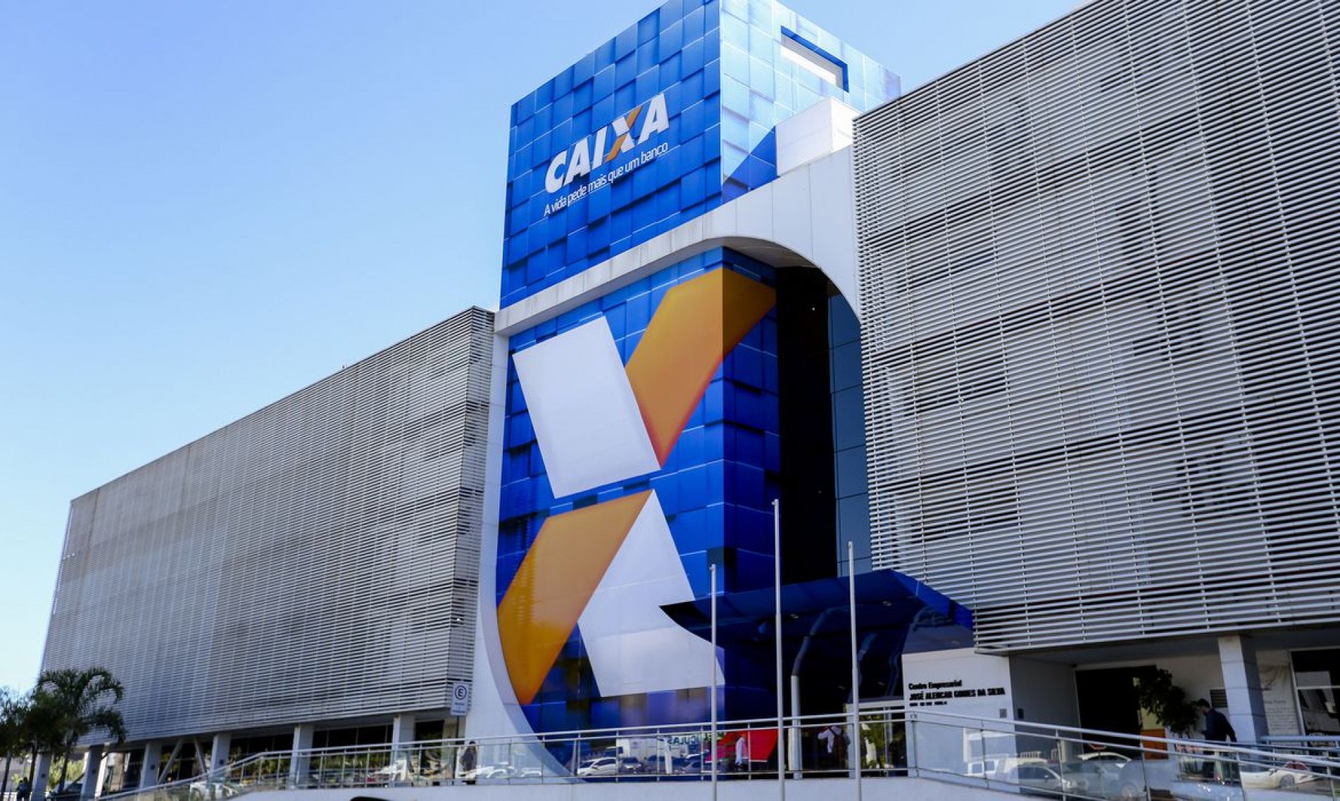 Prédio da Caixa Econômica Federal, em Brasília  
    