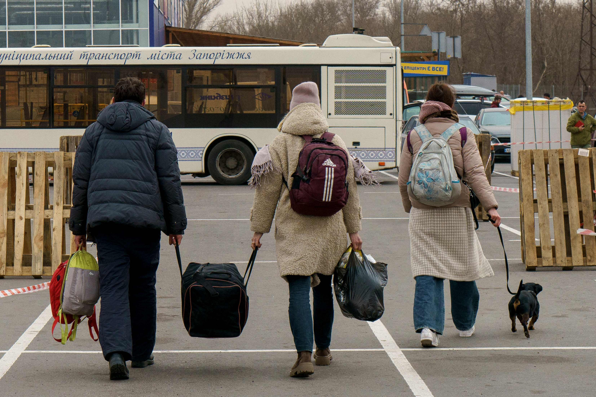 Moradores estão conseguindo deixar Berdyansk e Mariupol.