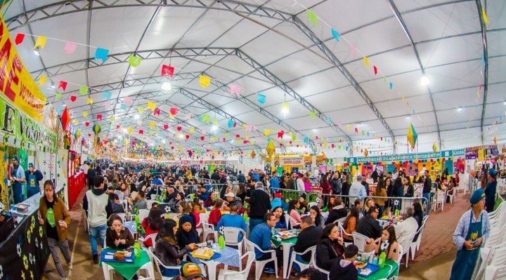 Entidades beneficentes de Votorantim cuidam das tradicionais barracas de comida.