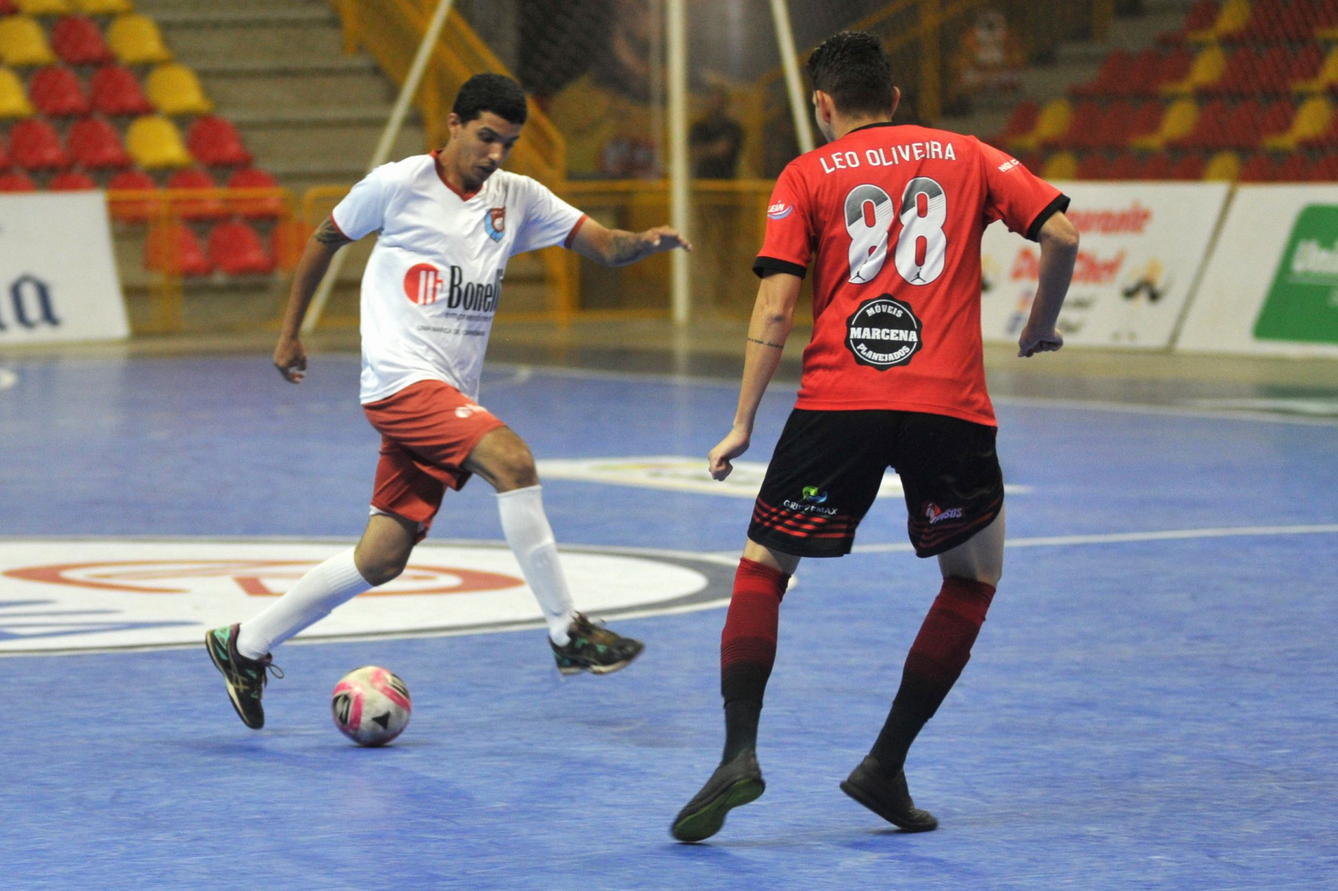 Colônia Futsal (branco) despachou o Unidos da Resenha.