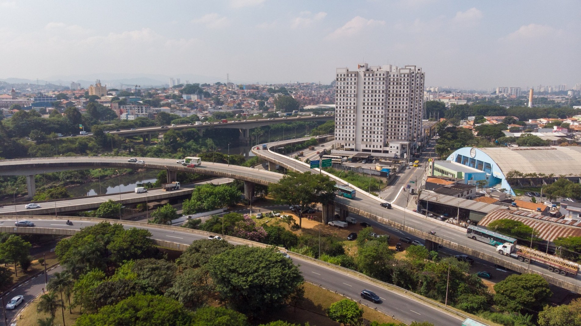 Obra começou na quarta-feira e deve ficar pronta em 23 meses.