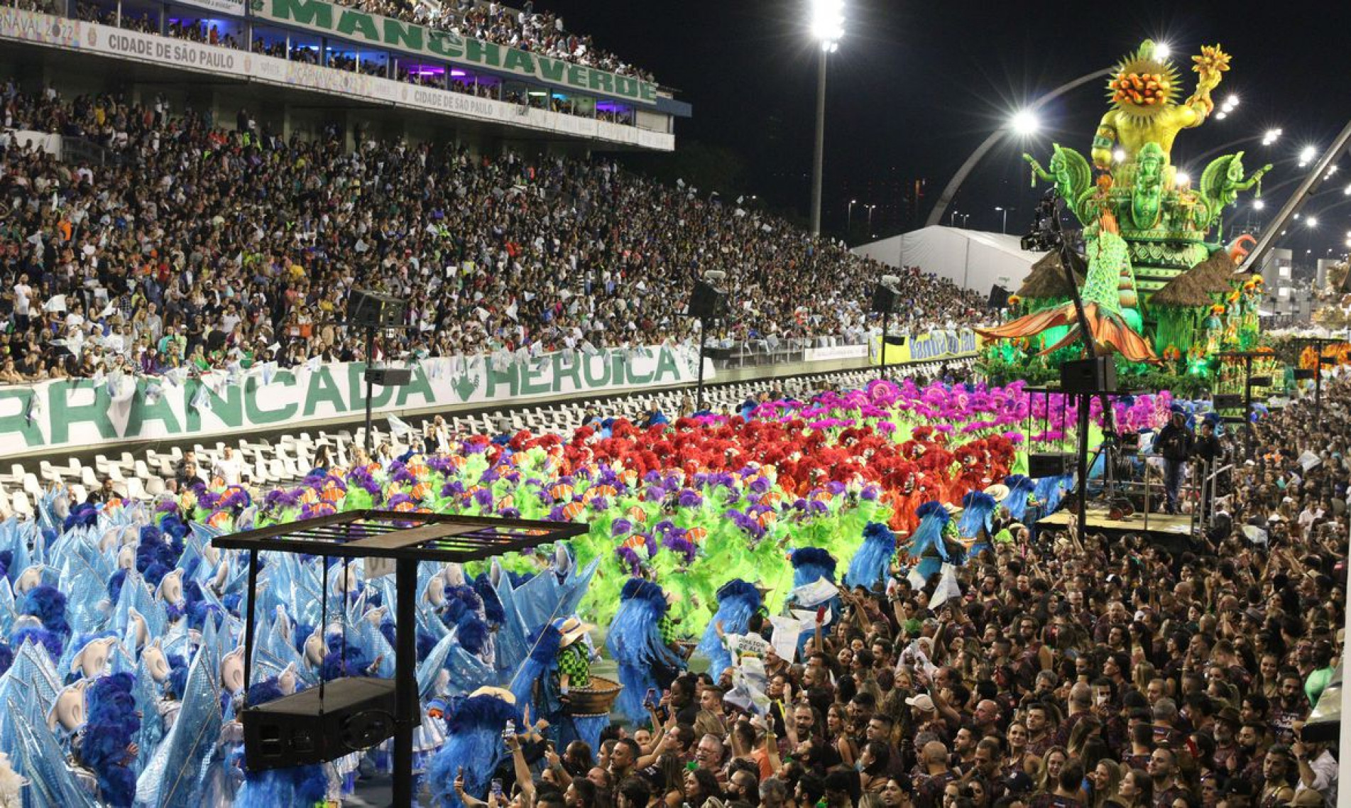 O Carnaval 23 deverá movimentar R$ 8,18 bilhões no turismo, 26,9% a mais do que em 2022