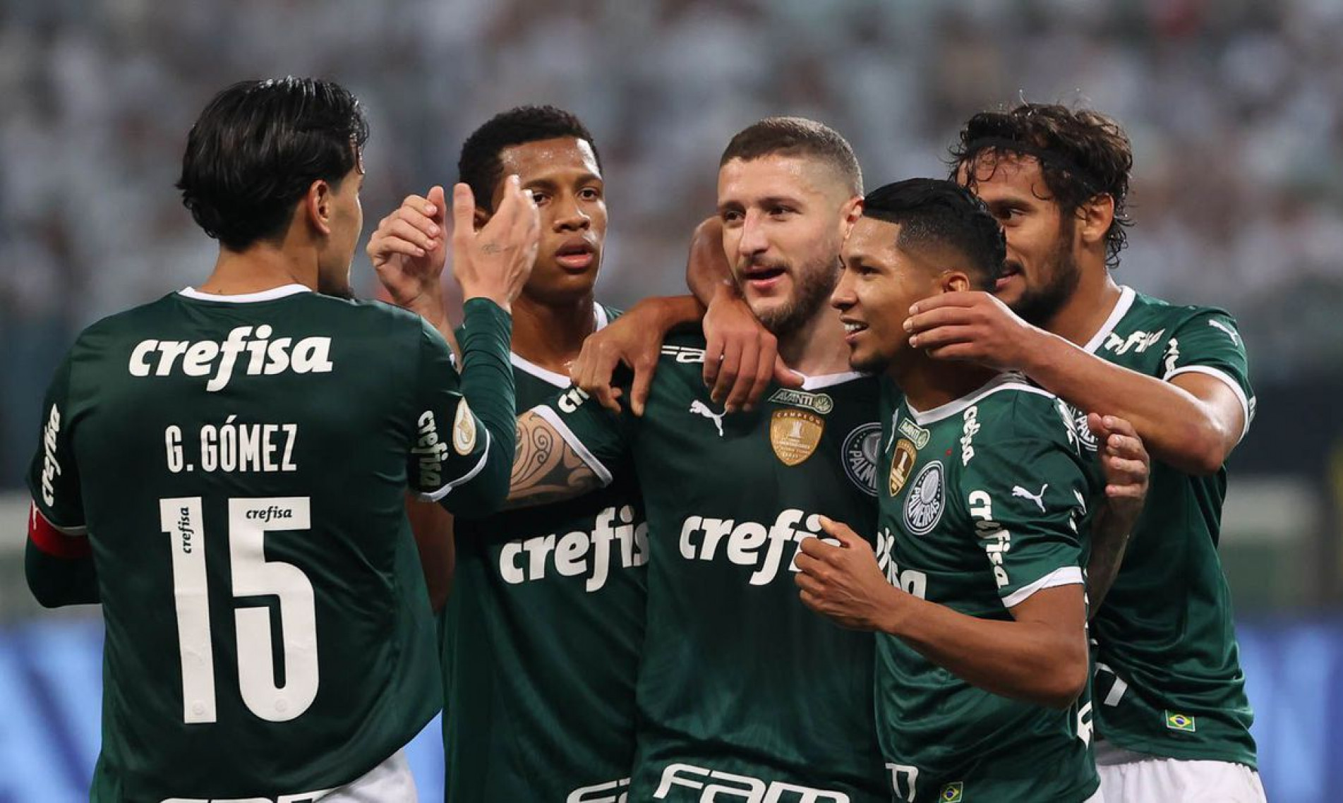  O jogador Z.. Rafael, da SE Palmeiras, comemora seu gol contra a equipe do Atl..tico C Goianiense, durante partida v..lida pela d..cima segunda rodada, do Campeonato Brasileiro, S..rie A, na arena Allianz Parque. (Foto: Cesar Greco)
    