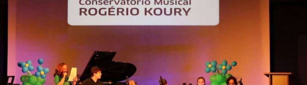 Aulas de piano com - Conservatório Musical Rogério Koury
