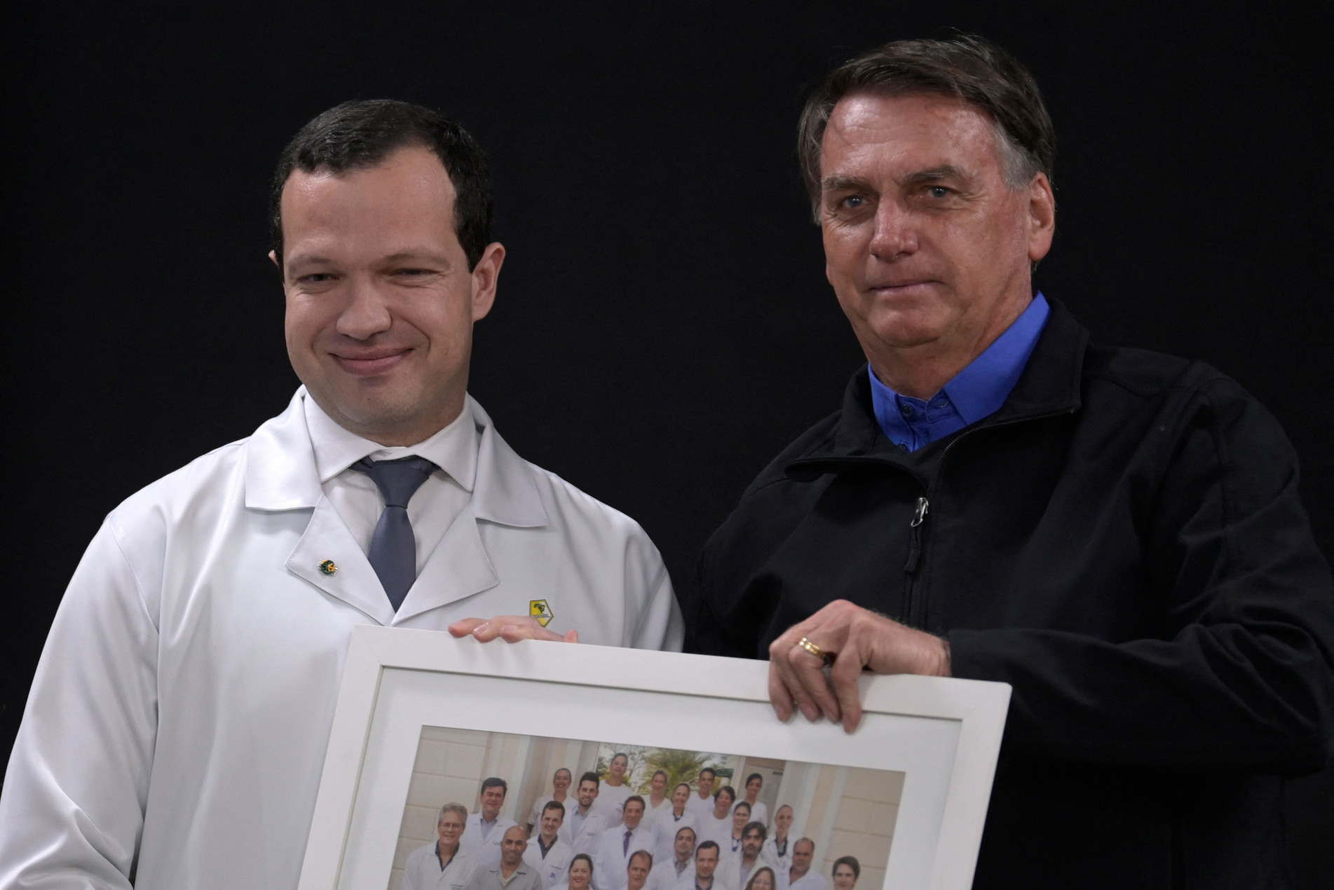 O presidente e o médico Luiz Henrique Borsato, da equipe que o operou há quatro anos.