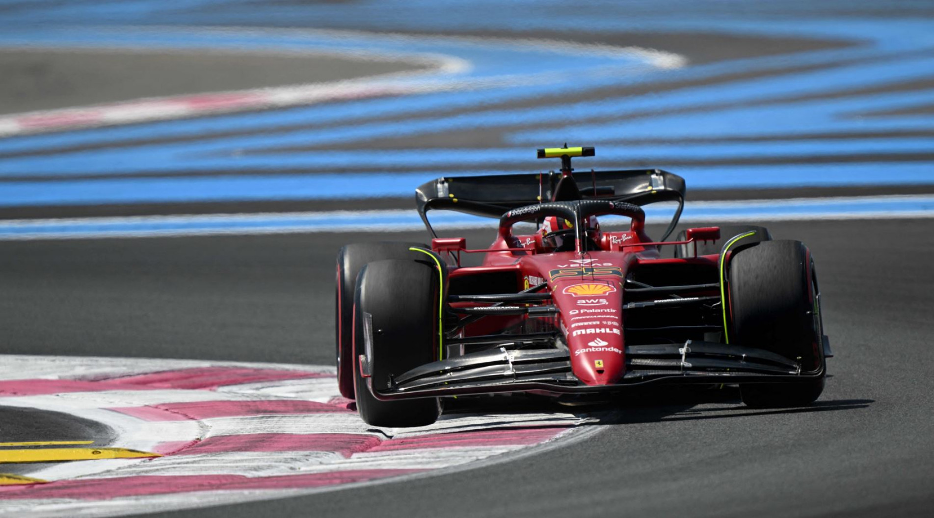 Sainz (foto) foi o mais rápido, superando Leclerc