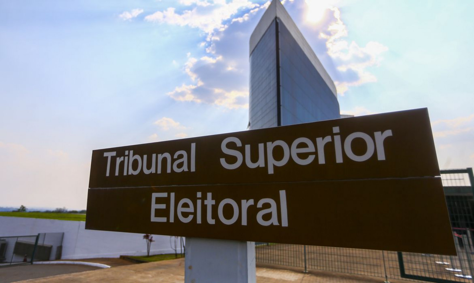  Edif..cio sede do Tribunal Superior Eleitoral (TSE).
    