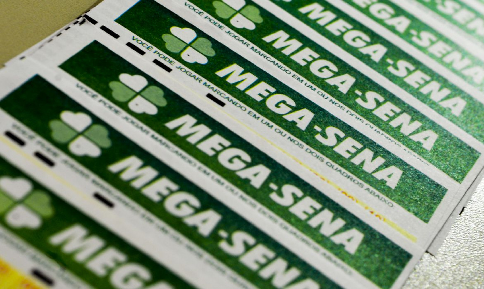  Bilhetes de aposta da mega-sena
    