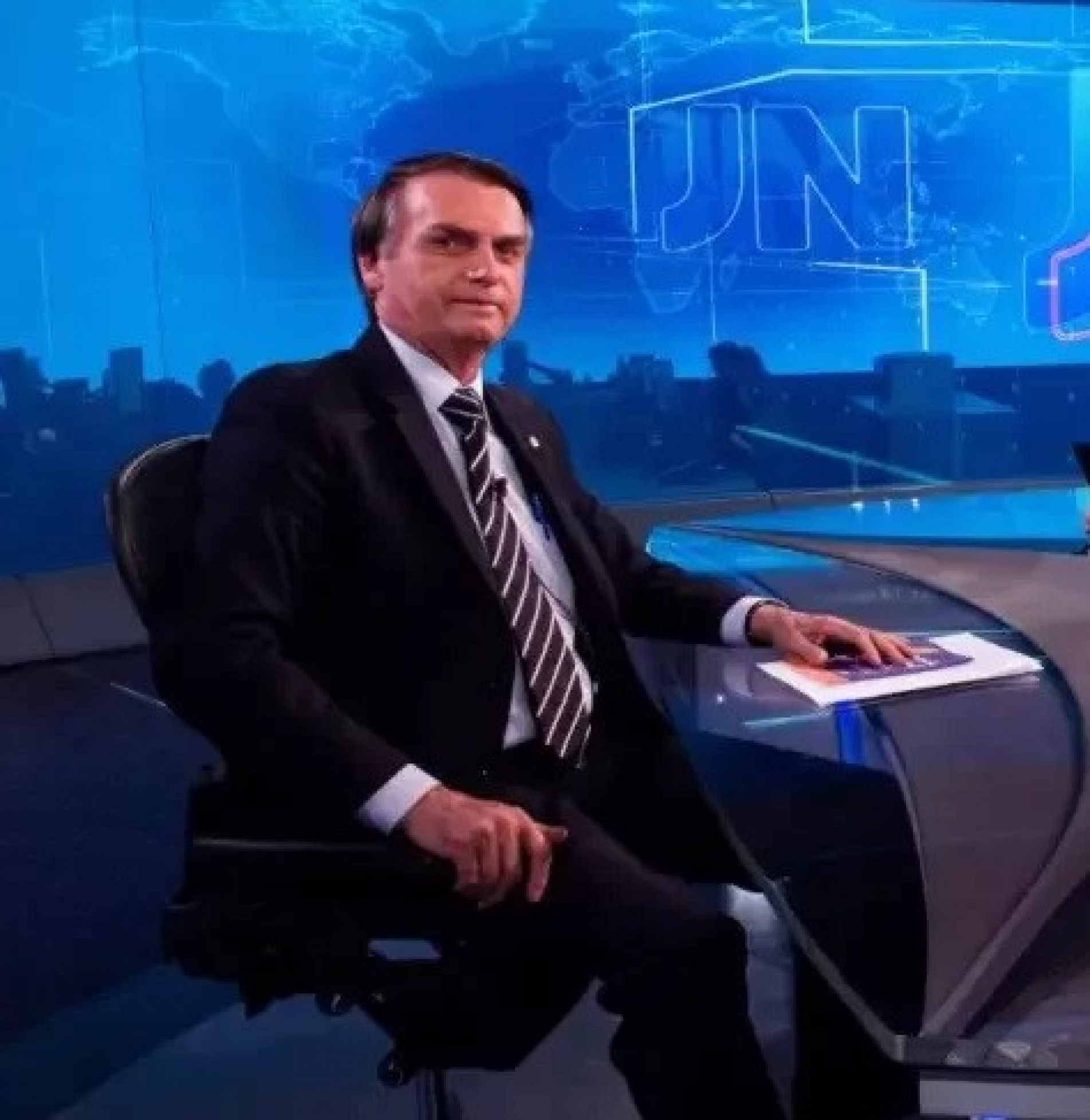 Jair Bolsonaro no estúdio do Jornal Nacional