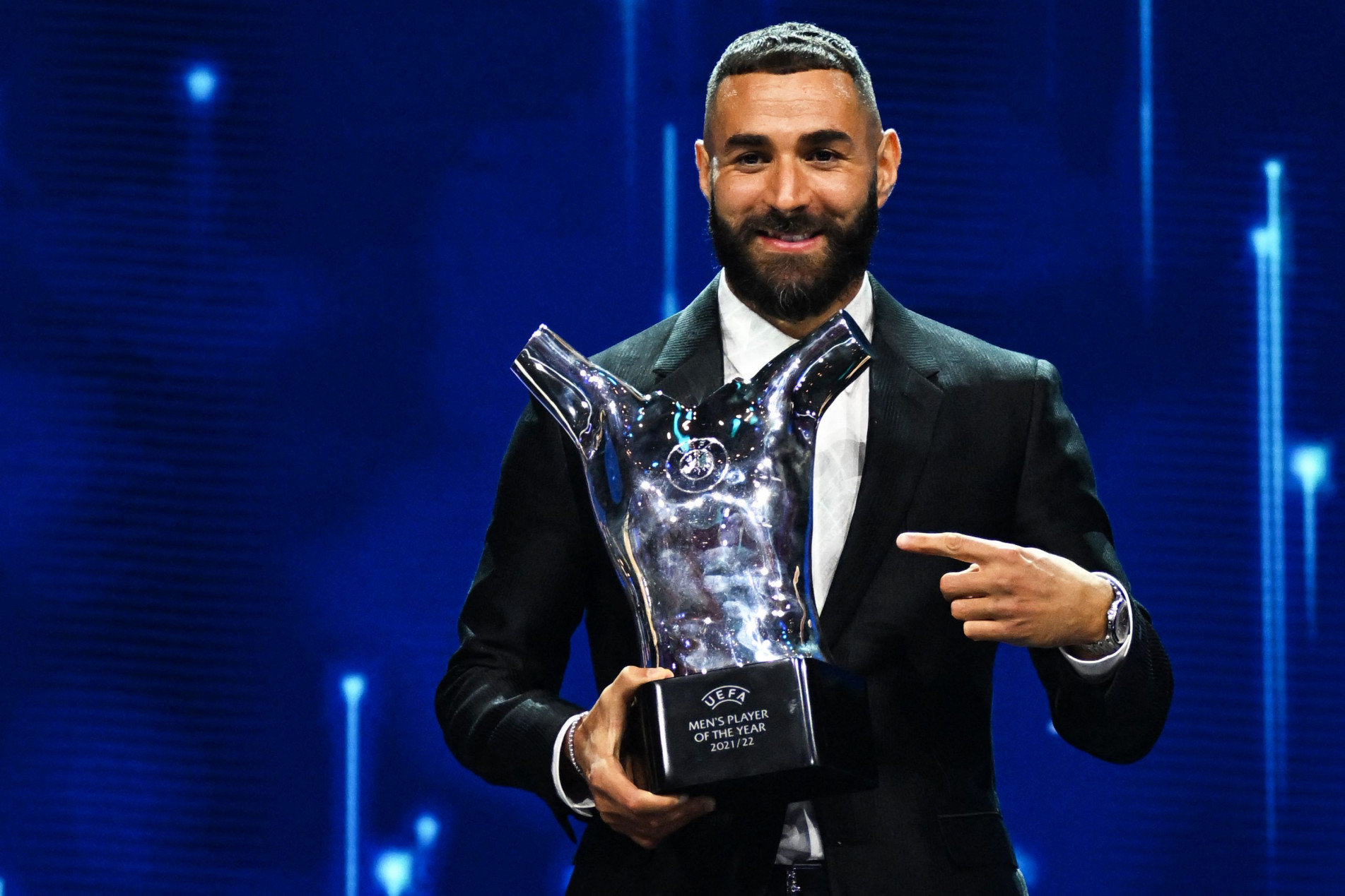 Benzema ganha Bola de Ouro como melhor jogador de futebol do mundo