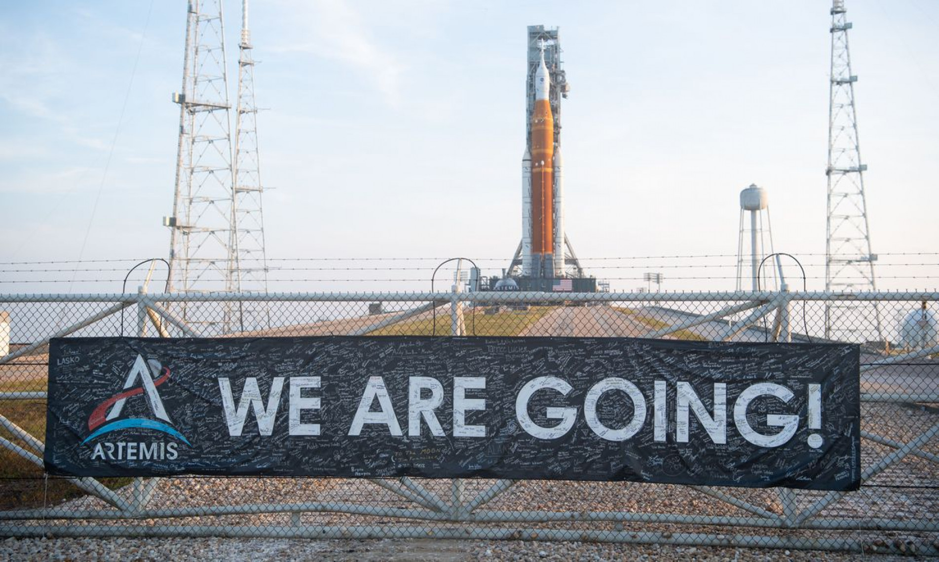 NASA’s Space Launch System (SLS) rocket with the Orion spacecraft aboard is seen atop a mobile launcher at Launch Pad 39B, Wednesday, Aug. 17, 2022, after being rolled out to the launch pad at NASA’s Kennedy Space Center in Florida. NASA’s Artemis I mission is the first integrated test of the agency’s deep space exploration systems: the Orion spacecraft, SLS rocket, and supporting ground systems. Launch of the uncrewed flight test is targeted for no earlier than Aug. 29. Photo Credit: (NASA/Joel Kowsky)