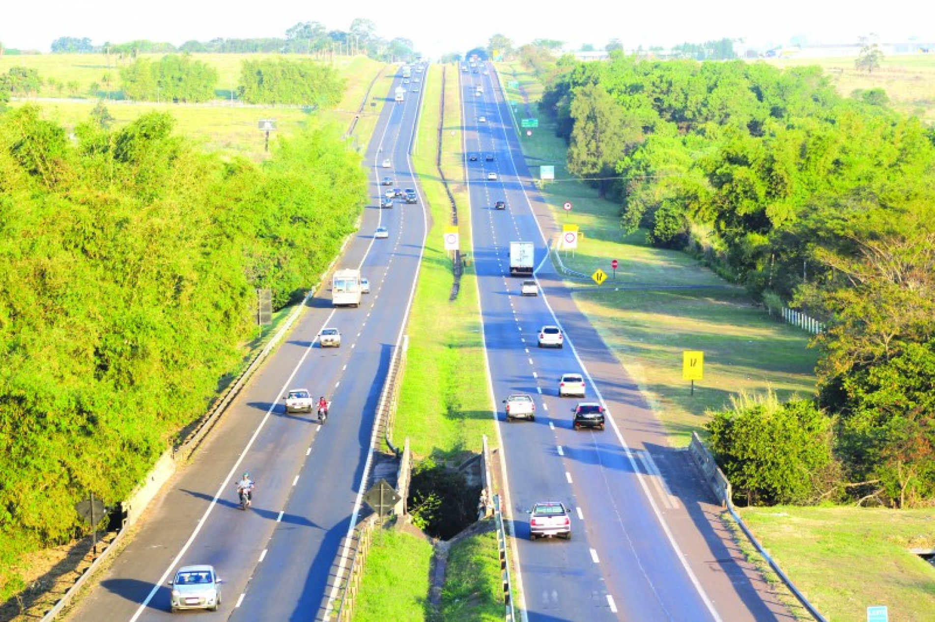 A rodovia Marechal Rondon (SP-300) cruz o oeste do estado de São Paulo