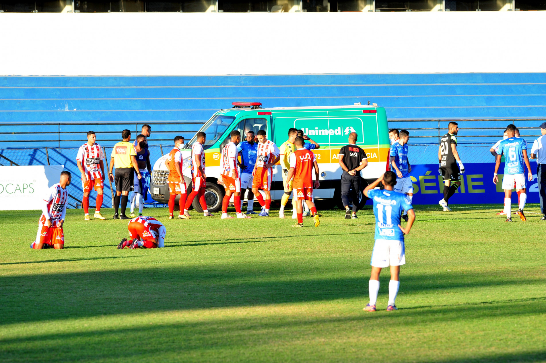 Com ambulância e confusão, Fla goleia Olimpia e encaminha vaga - Esportes -  R7 Futebol