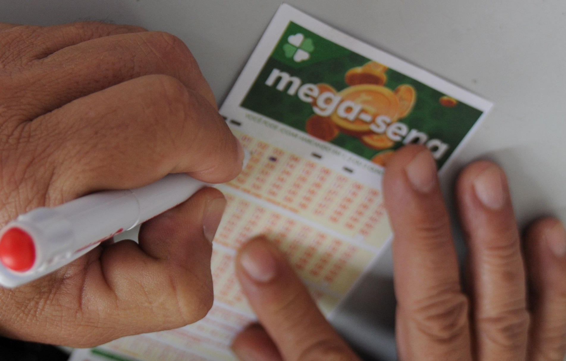 Mega-Sena acumula e poderá pagar R$ 300 milhões neste sábado (1º) 