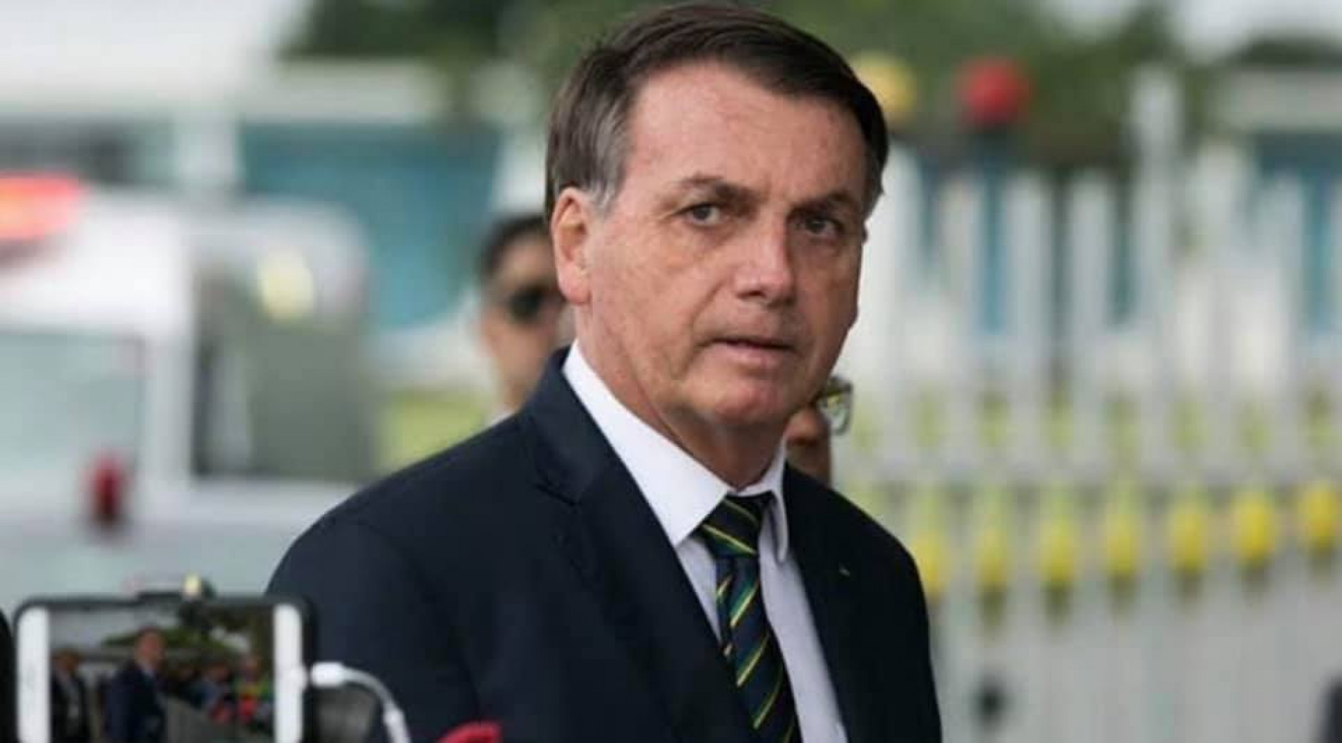 Ex-presidente do Brasil, Jair Bolsonaro precisou entregar o passaporte à Polícia Federal nesta quinta-feira (8), após determinação do ministro do STF, Alexandre de Moraes 