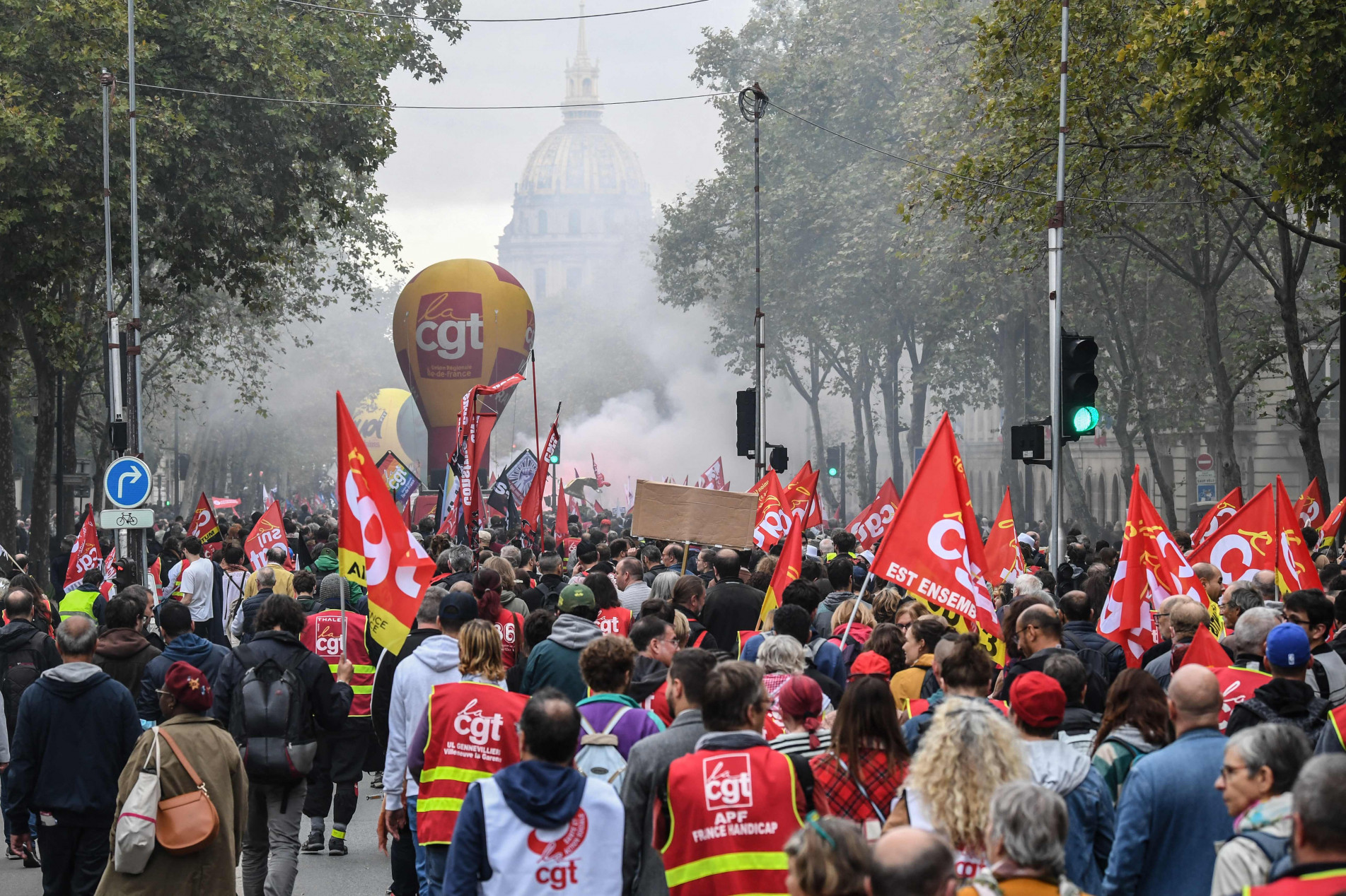 A CGT estimou 300 mil pessoas nas ruas de Paris
