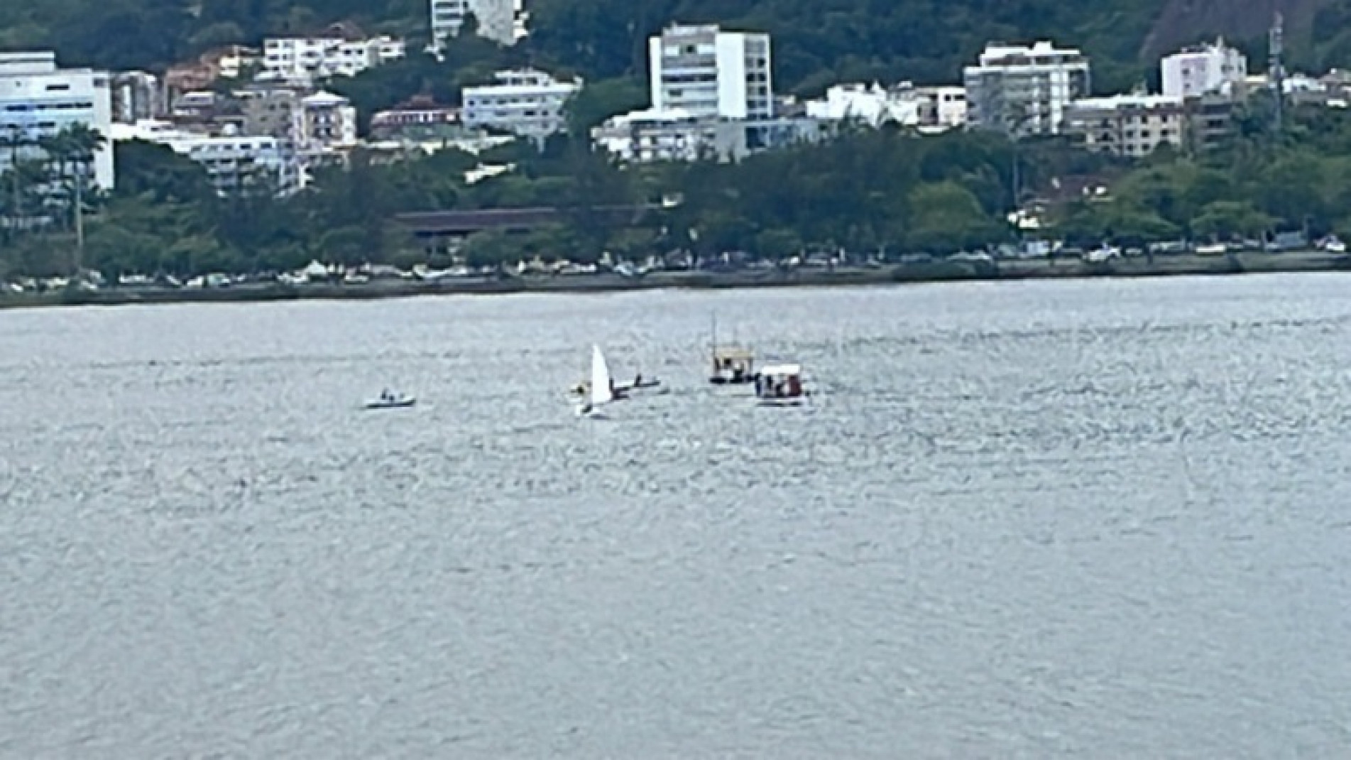 Helicóptero ci na Lagoa Rodrigo de Freitas (RJ)