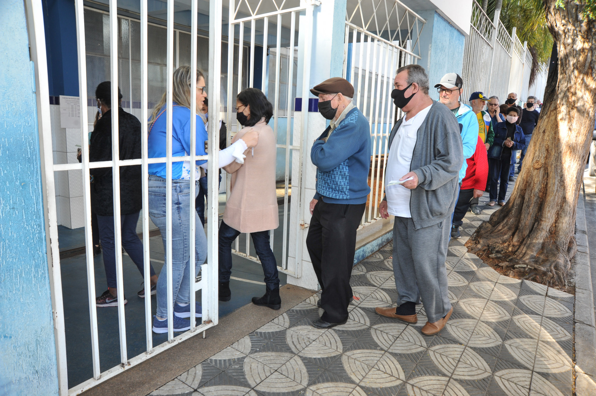 Portões dos locais de votação serão abertos amanhã às 8h e fechados às 17h