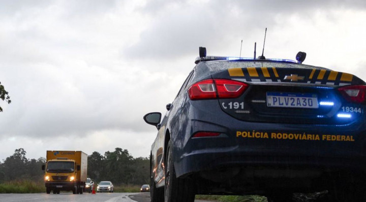 O TSE proibiu as polícias Federal e Rodoviária de realizar qualquer operação para impedir o transporte de eleitores