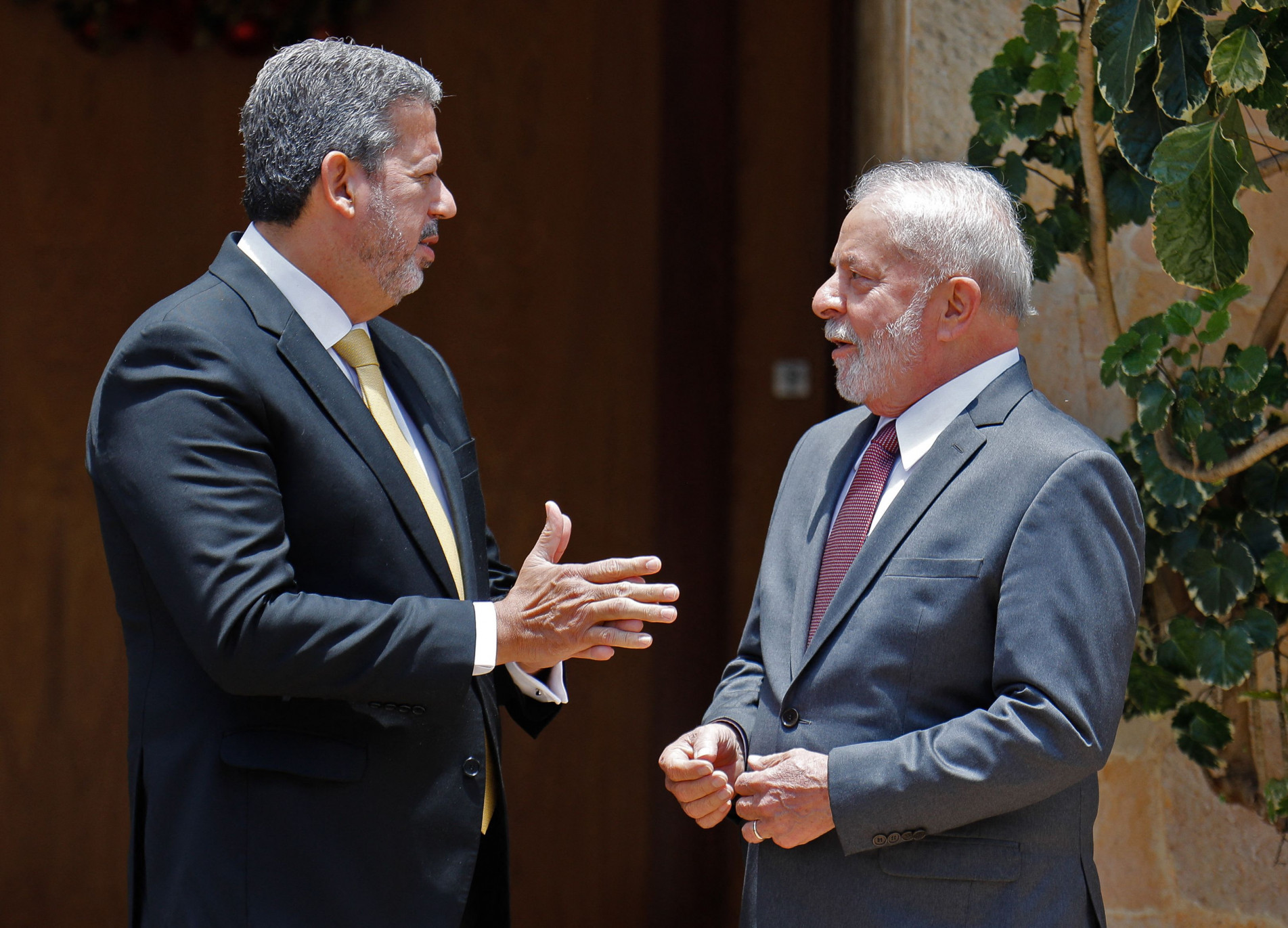 Presidente da Câmara, Arthur Lira, conversa com o presidente Lula