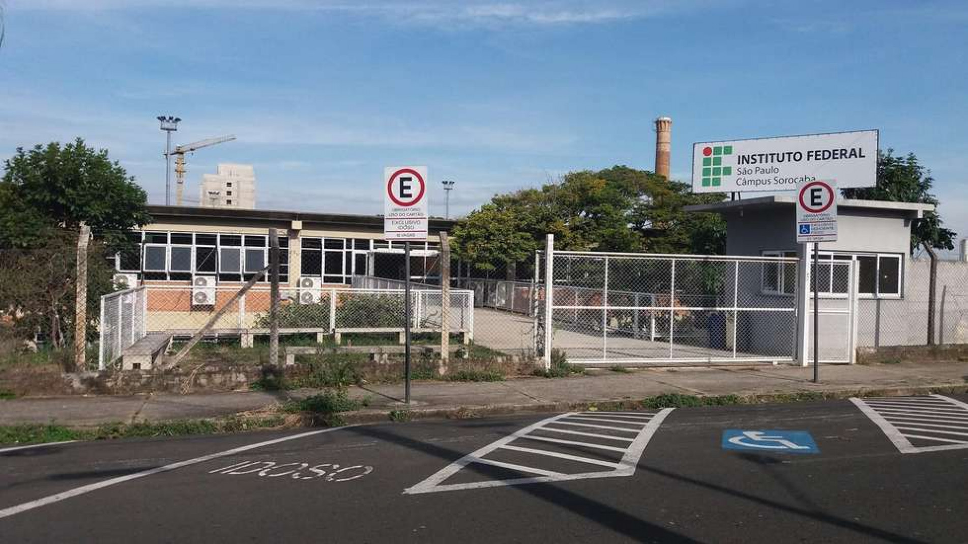 O IFSP Sorocaba funciona num prédio no bairro Santa Rosália, junto ao câmpus da UFScar.
