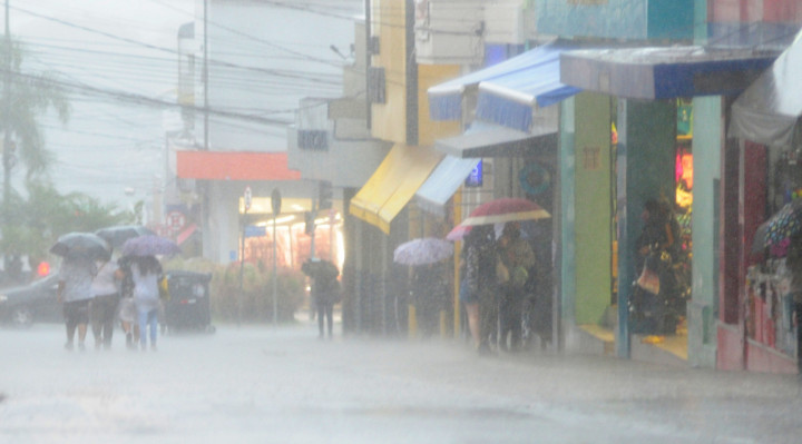 Garoa ameniza tempo seco depois de 54 dias sem chuva - 11/09/12 - SOROCABA  E REGIÃO - Jornal Cruzeiro do Sul