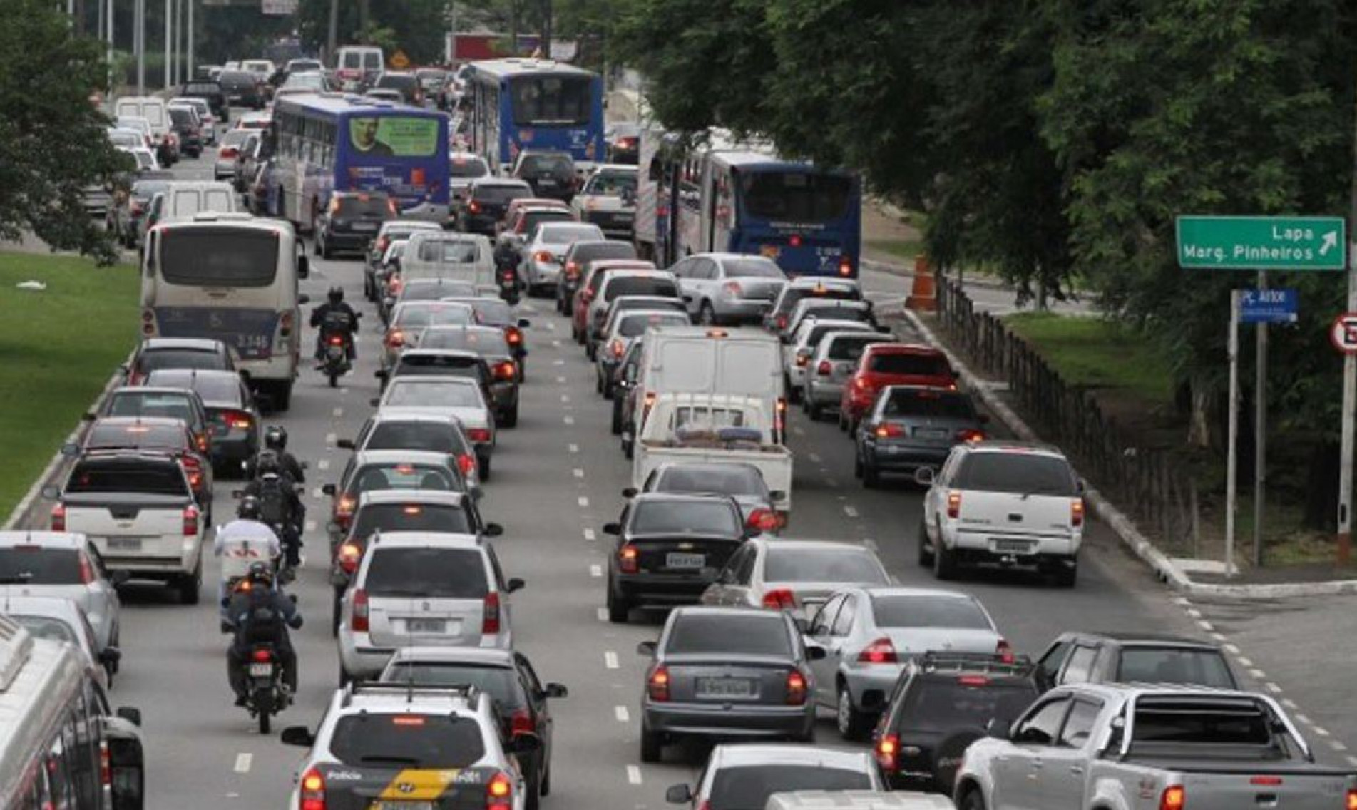 Devido à greve parcial dos ônibus, a Prefeitura de São Paulo suspendeu o rodízio de veículos nesta segunda-feira (29)