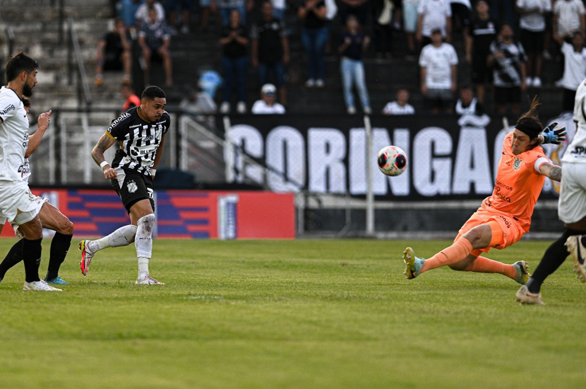 Sorocaba empata com Corinthians a segundos do fim e é campeão