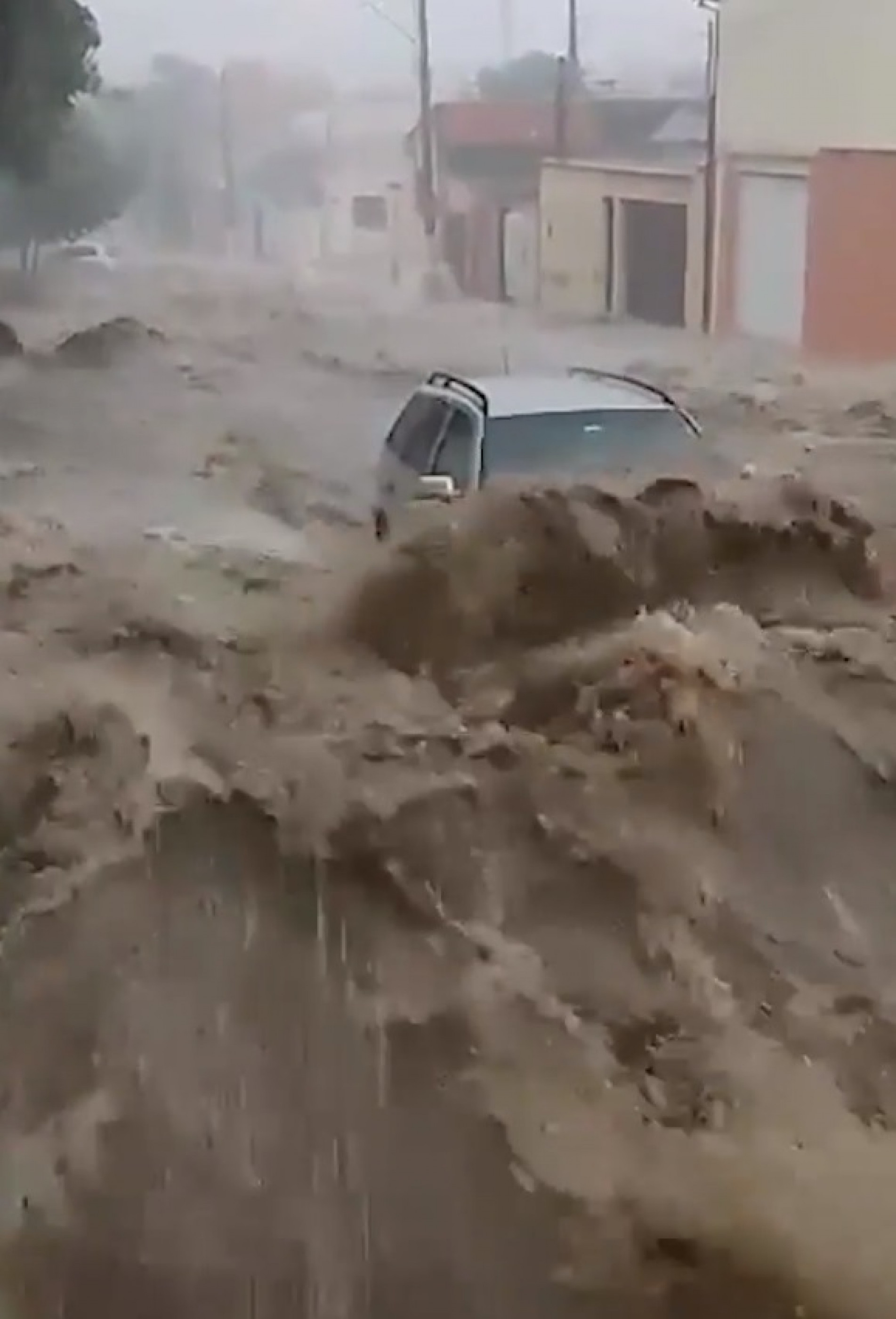 Enxurradas foram vistas em várias partes da cidade