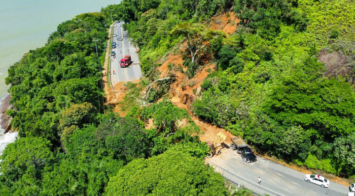  Os temporais no litoral de São Paulo já causaram ao menos 36 mortes, deslizamentos, alagamentos e bloqueios nas rodovias que dão acesso a várias praias 