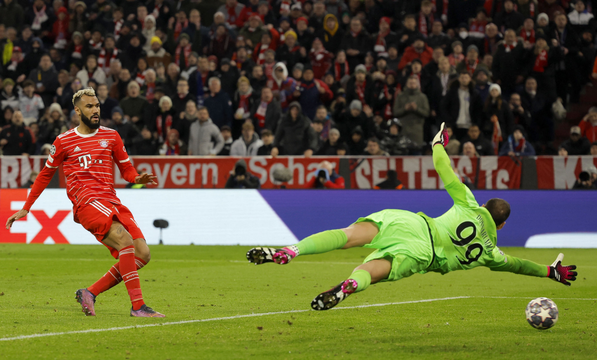 Choupo-Moting fez o primeiro gol do Bayern, em Munique
