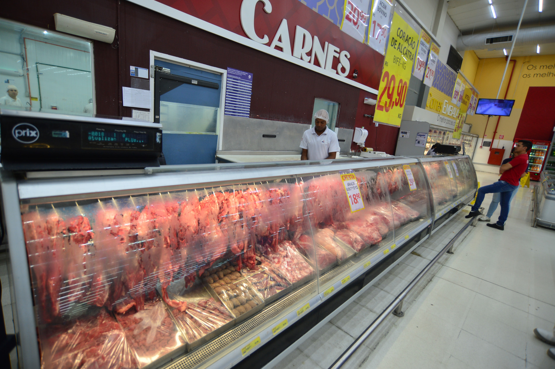 Houve queda no preço da carne e batata, entre outros alimentos, informa o IBGE 