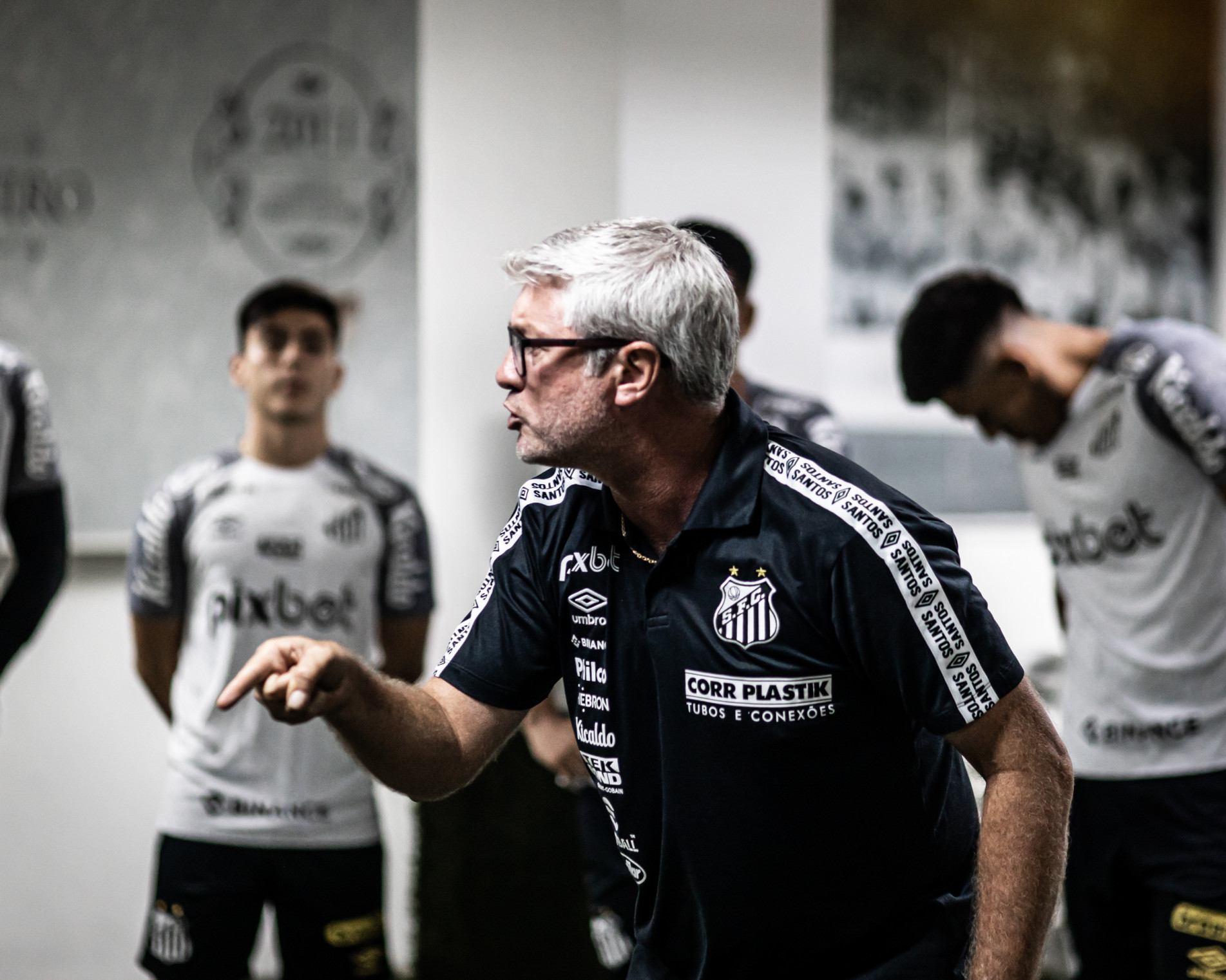 Técnico prevê evolução do time