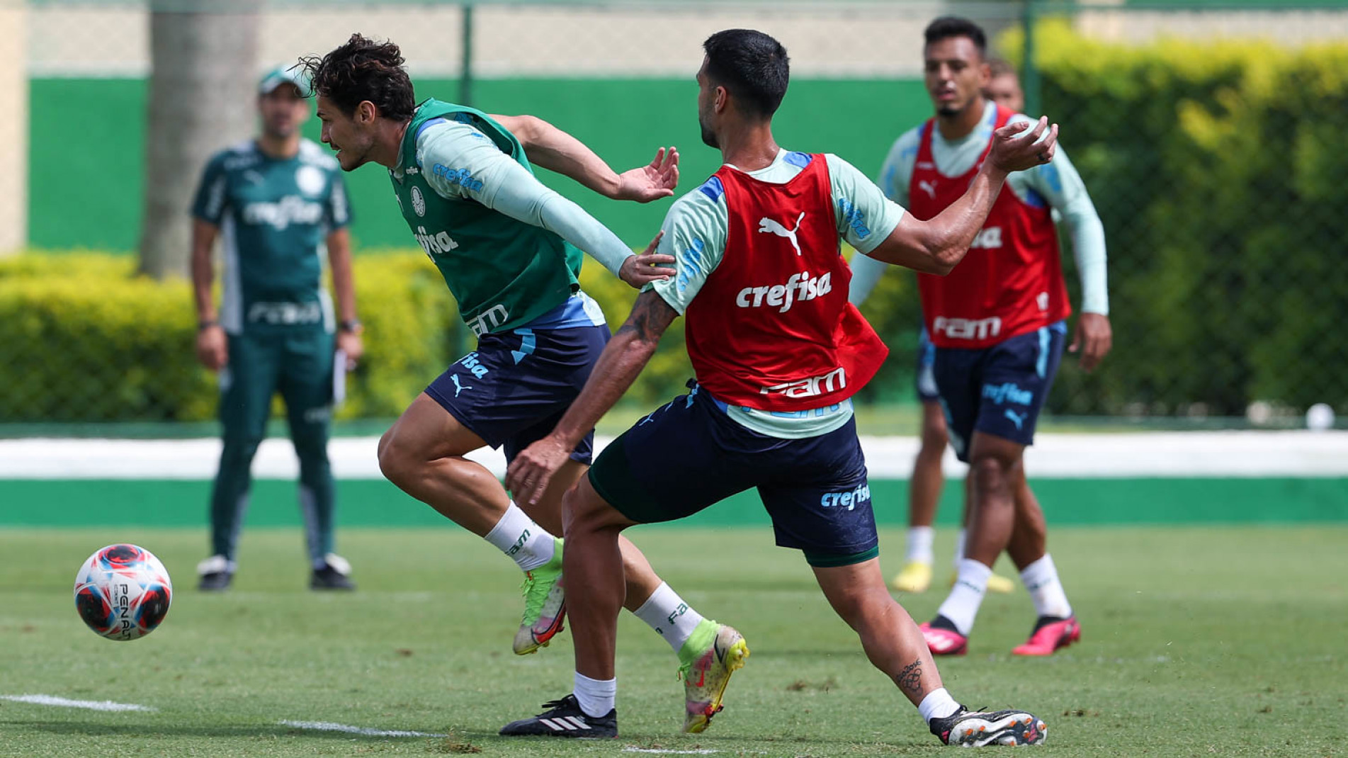 Elenco fez atividade em campo reduzido para a semifinal