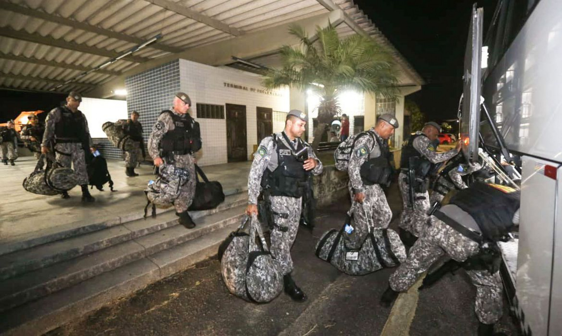 Natal (RN) - Efetivo da Força Nacional chega ao RN para dar apoio no combate a criminosos. Foto: Fátima Bezerra/Twitter