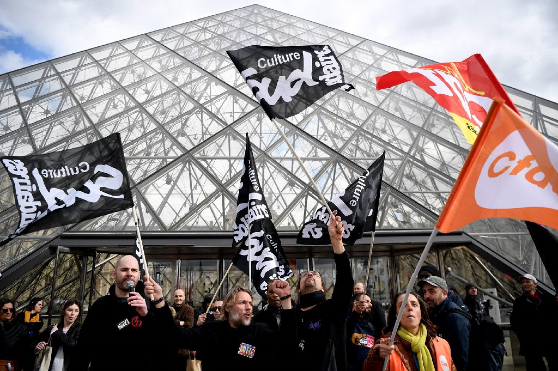 Manifestantes deixaram turistas frustrados em Paris