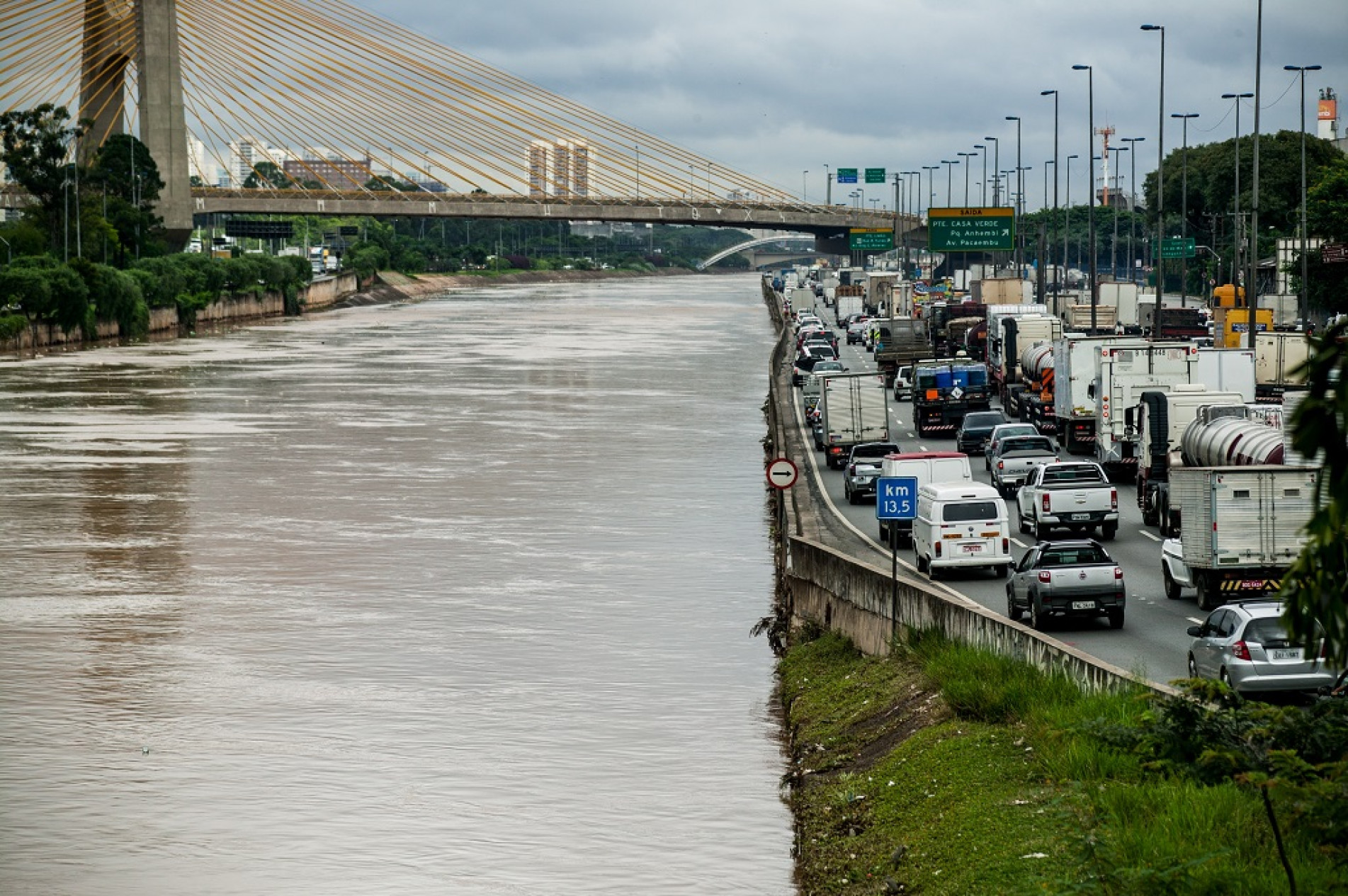 Vista do rio Tietê próximo ao Anhembi, em São Paulo