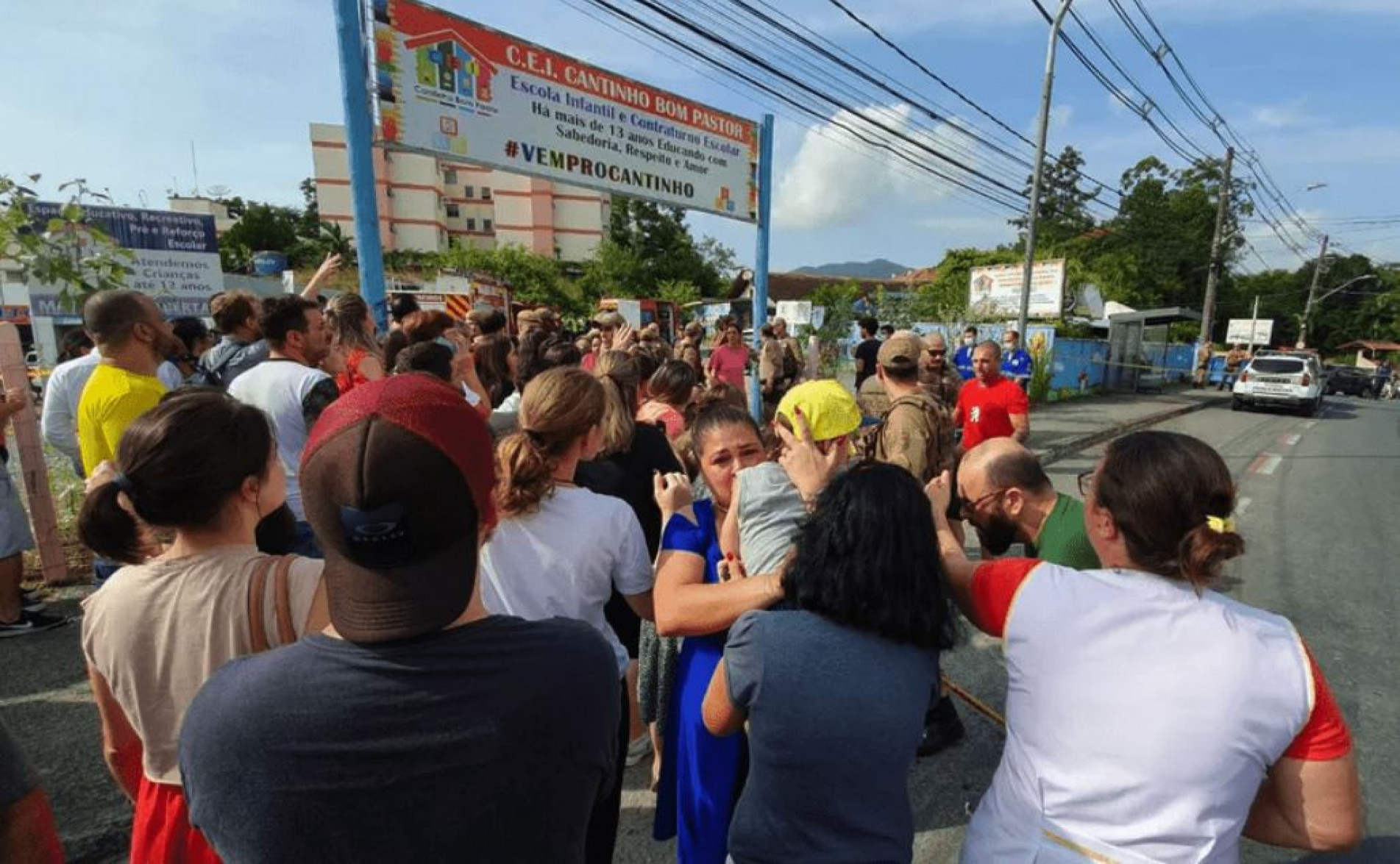 Um homem matou 4 crianças em creche em Santa Catarina
