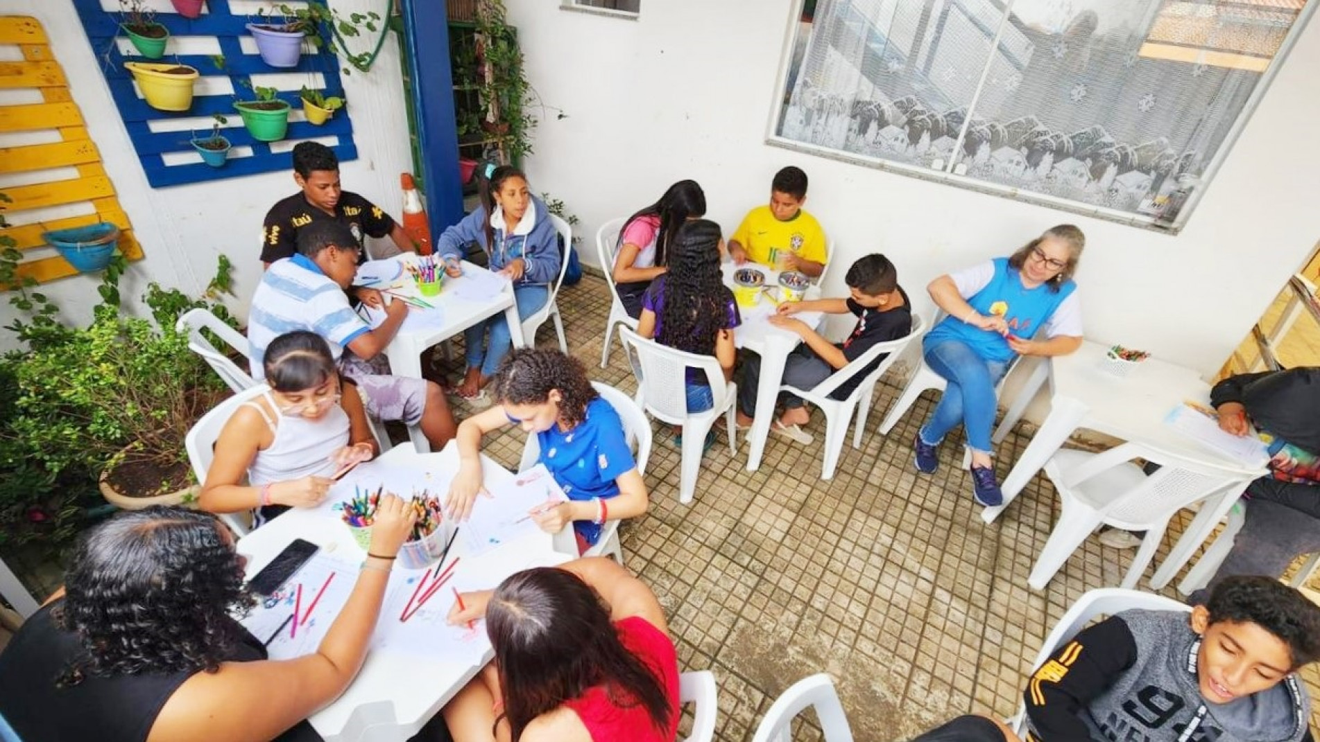 Projeto é realizado aos sábados e acolhe crianças atendidas pela instituição e seus familiares